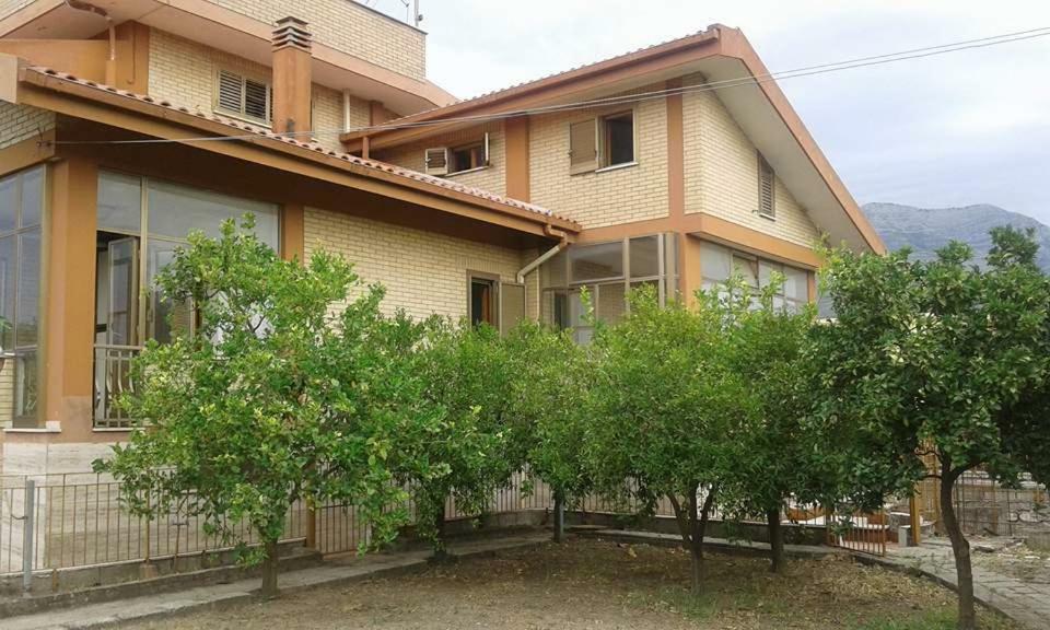 Villa Lucia Affitta Camere ฟอร์เมีย ภายนอก รูปภาพ