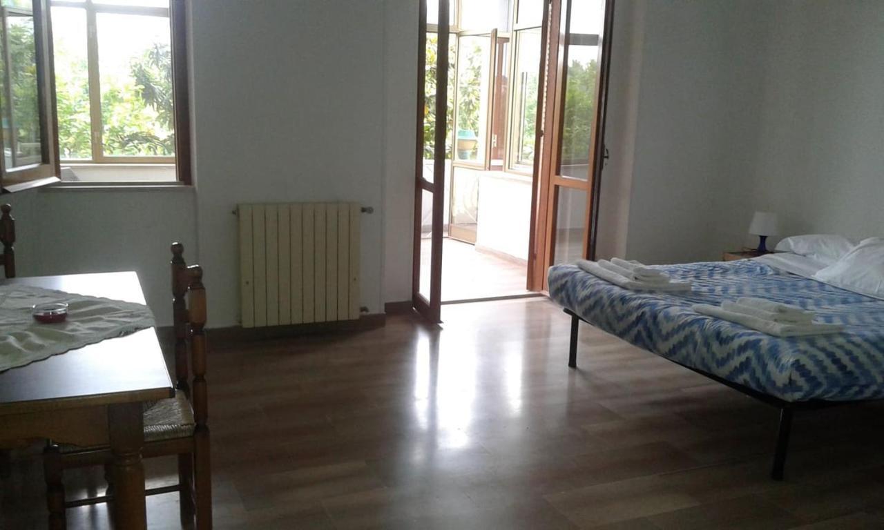 Villa Lucia Affitta Camere ฟอร์เมีย ภายนอก รูปภาพ